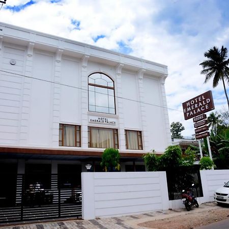Hotel Emerald Palace Kottiyam Extérieur photo